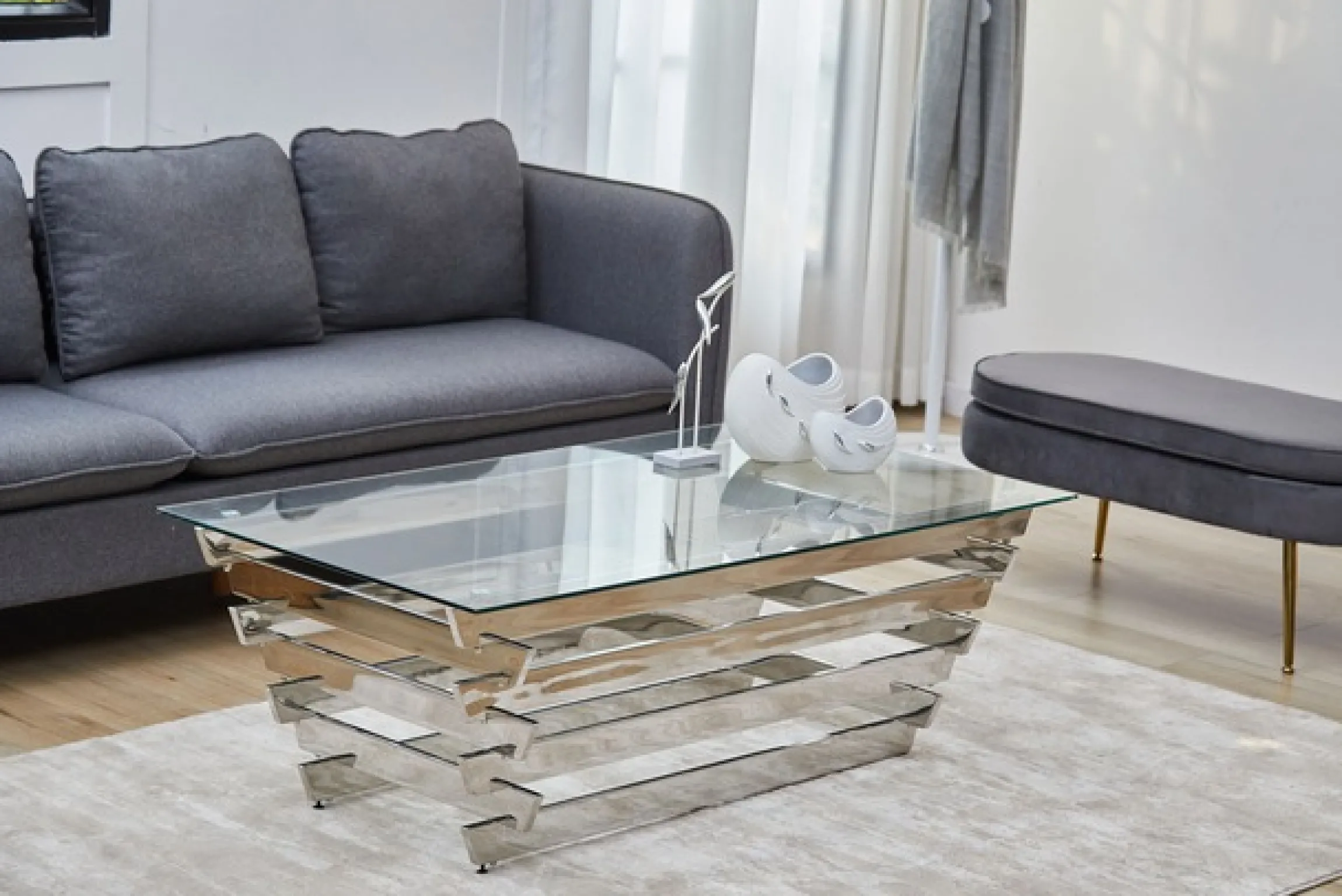 SalesFever Couchtisch »Eleganter Tisch für Wohnzimmer« Edles Design-Gestell aus rostfreiem Stahl