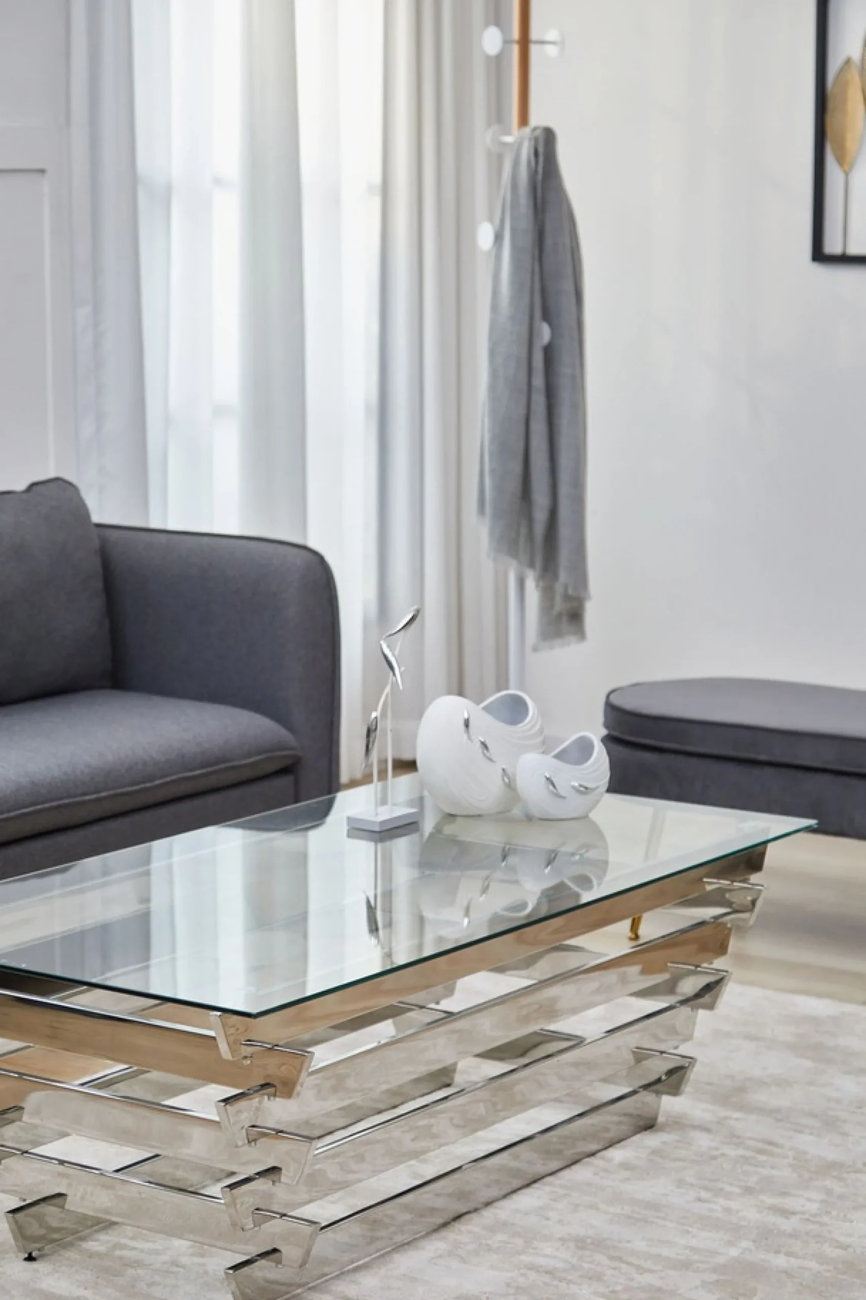 SalesFever Couchtisch »Eleganter Tisch für Wohnzimmer« Edles Design-Gestell aus rostfreiem Stahl