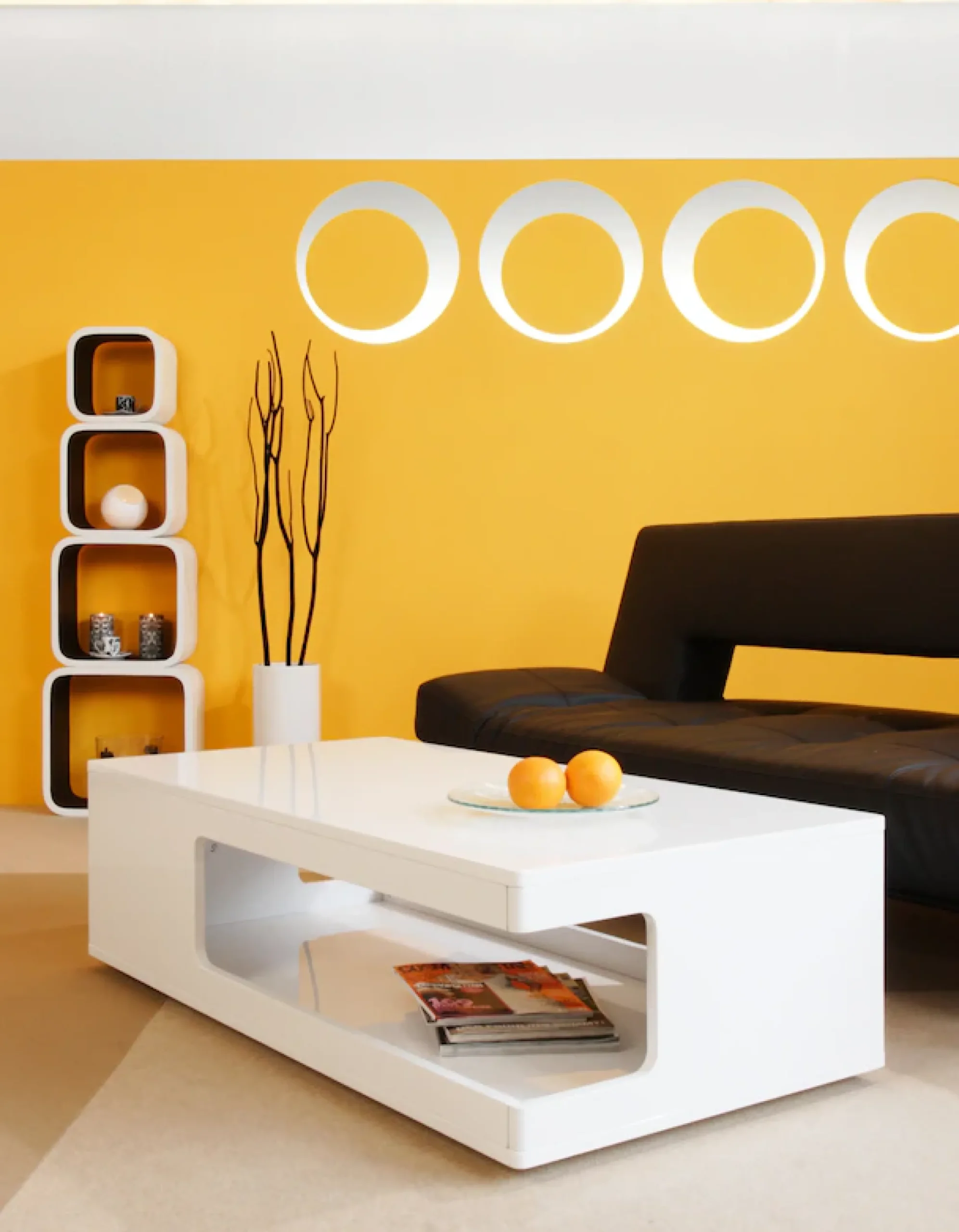SalesFever Couchtisch »Tisch: Praktischer Stil für Ihr Wohnzimmer« Mit eleganten seitlichen Aussparungen