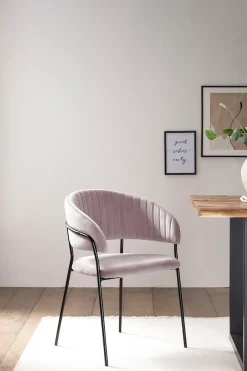 SalesFever Esszimmerstuhl »Idro Komfortabler Polsterstuhl« () 1 Stk.Abgerundeter Rücken mit Längsstepppung