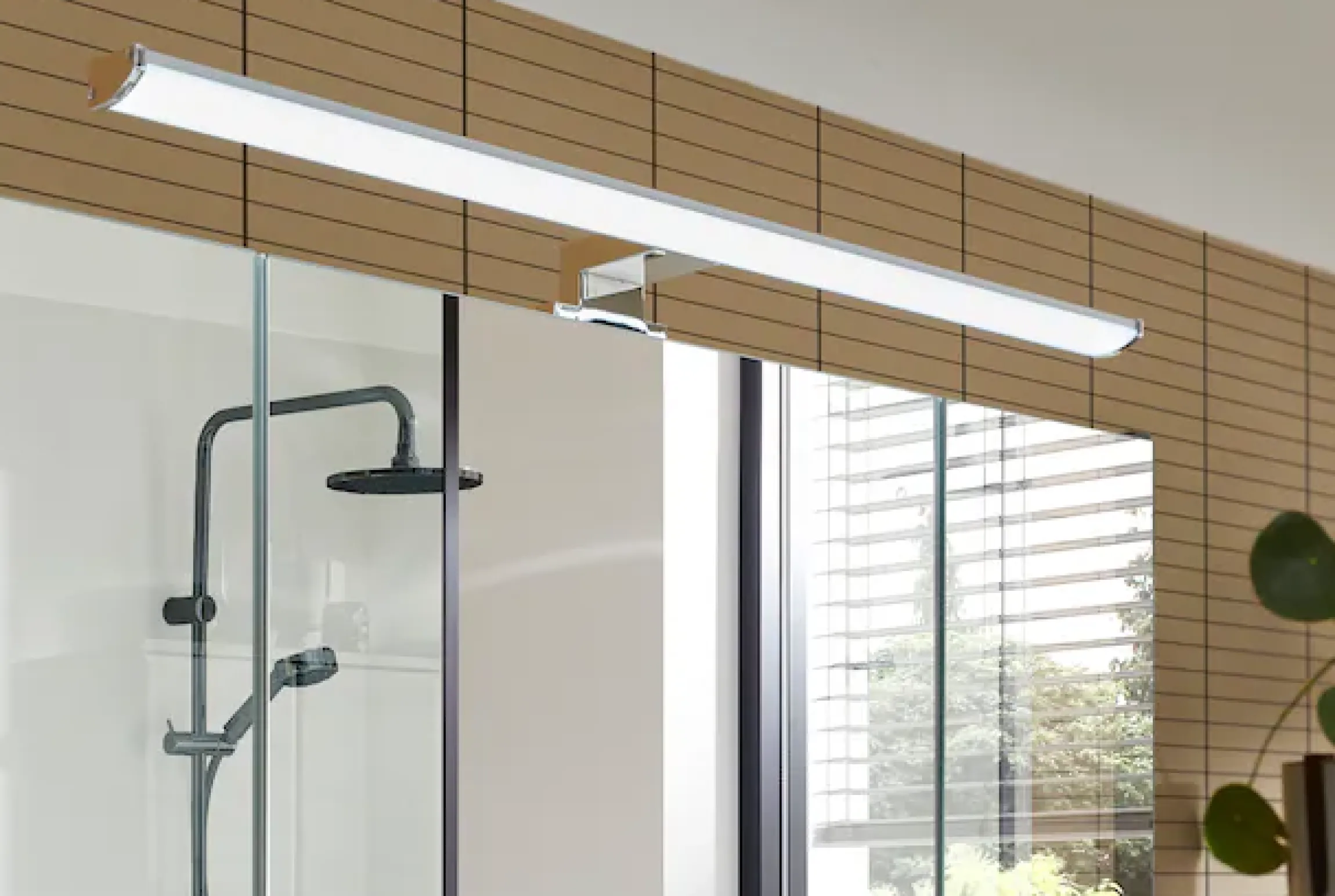 Saphir Badezimmerspiegelschrank »Quickset 945 Badschrank, 3 Spiegeltüren, 6 Einlegeböden, 80 cm breit« inkl. LED-Beleuchtung, Türdämpfer, Schalter-/Steckdosenkombination