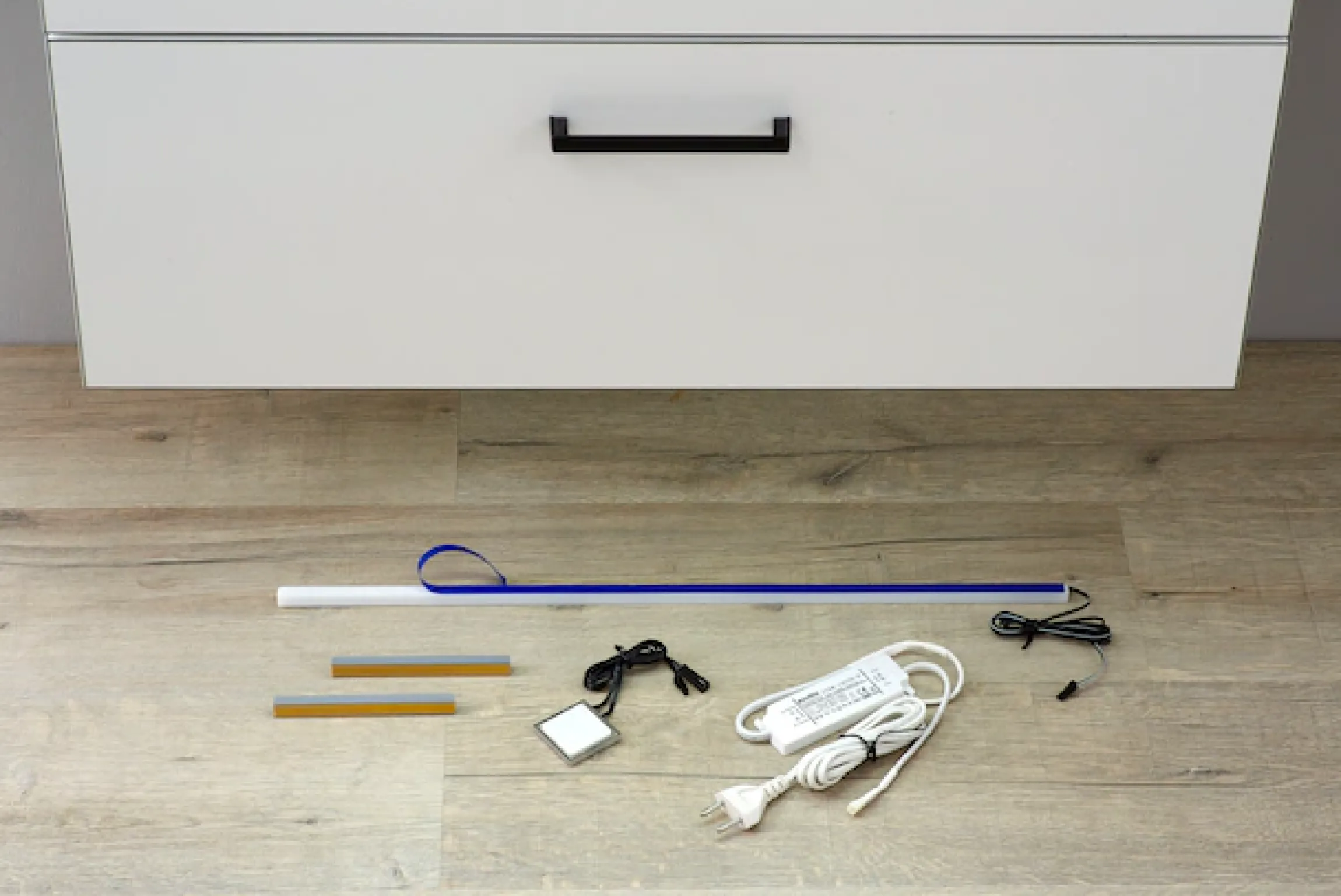 Saphir Badmöbel-Set »Quickset 3-teilig, Keramik-Waschtisch mit LED-Spiegel« 5 Stk. tlg.