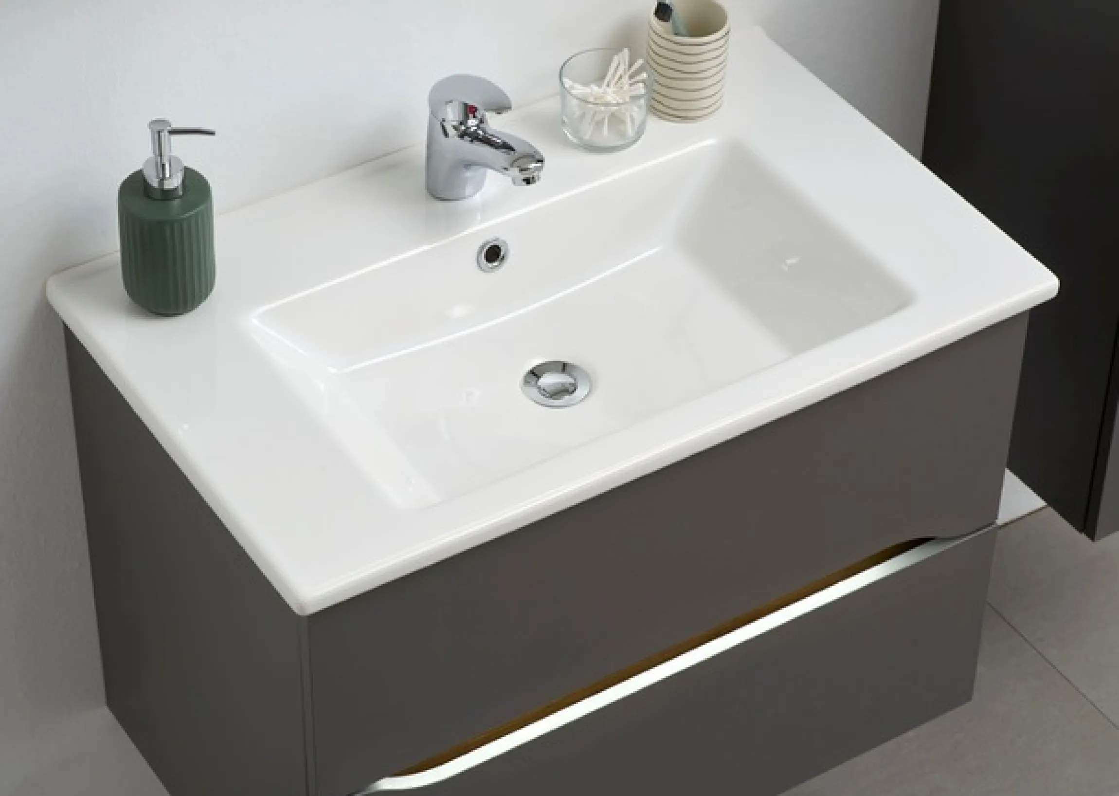 Saphir Badmöbel-Set »Quickset 5-teilig, Keramik-Waschtisch mit LED-Spiegel« 7 Stk. tlg.