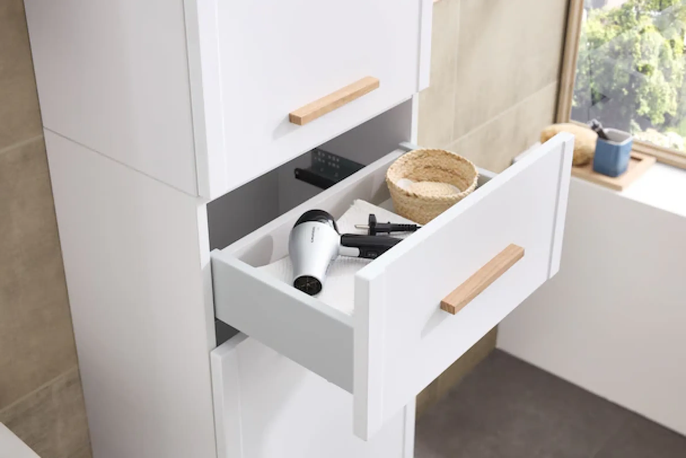 Saphir Hochschrank »mit Soft-Close und 4 Glaseinlegeböden«