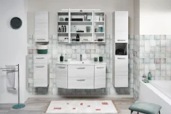 Saphir Spiegelschrank »Quickset Badezimmer-Spiegelschrank inkl LED-Aufsatzleuchte« 110 cm breit, inkl. Türdämpfer, 3 Spiegeltüren, mit Steckdose