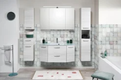 Saphir Spiegelschrank »Quickset Badezimmer-Spiegelschrank inkl LED-Aufsatzleuchte« 110 cm breit, inkl. Türdämpfer, 3 Spiegeltüren, mit Steckdose