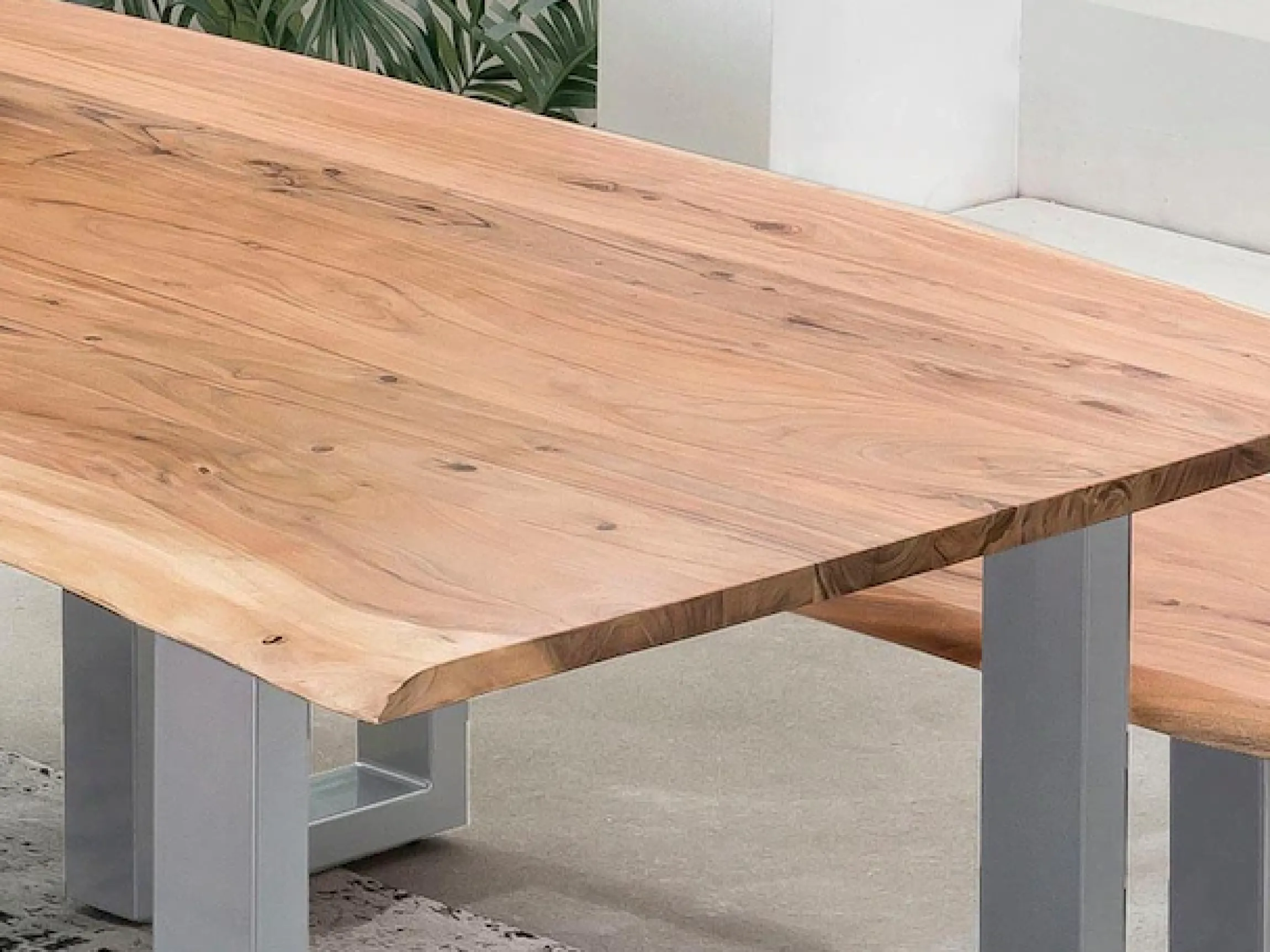 SIT Esstisch »Akazienholz Massivholz mit Baumkante & Stahlgestell« Naturbelassene Baumkante trifft auf modernes U-Stahlgestell