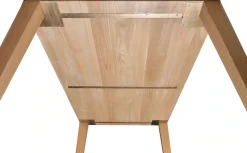 SIT Esstisch mit sichtbarer Maserung