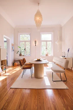 SIT Esstisch »Moderner Esstisch im Ribbed‑Design – Massiver Mangoholz‑Tisch« Massiver Mangoholz‑Esstisch mit eleganter Maserung