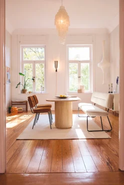SIT Esstisch »Moderner Esstisch im Ribbed‑Design – Massiver Mangoholz‑Tisch« Massiver Mangoholz‑Esstisch mit eleganter Maserung