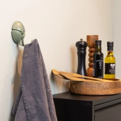 Spinder Design Garderobenhaken »TICK« Design-Garderobe aus recyceltem ABS und mit klappbaren Haken