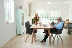 Stressless® Polsterstuhl »Laurel« () Low Back mit Armlehne, Größe L, mit schräggestellten Beinen in Eiche