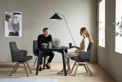 Stressless® Polsterstuhl »Laurel« () Low Back mit Armlehne, Größe L, mit schräggestellten Beinen in Eiche