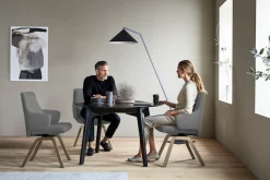 Stressless® Polsterstuhl »Laurel« () Low Back mit Armlehne, Größe L, mit schräggestellten Beinen in Walnuss