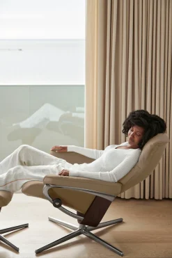 Stressless® Relaxsessel »Mayfair« mit Cross Base, Größe S, M & L, Holzakzent Braun