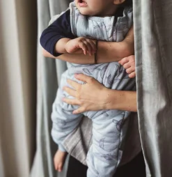 TupTam Babyschlafsack »Schlafsack mit Füßen Baby Ganzjahresschlafsack mit Beinen 2,5 Tog«