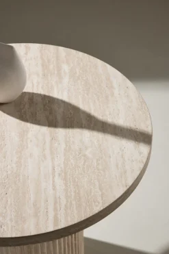 Venture Home Couchtisch »Härön, runder Couchtisch in eleganter Travertinoptik, Ø 50 cm« Sofatisch, MDF, 3D-Papier, rund, weich geformt, einheitlich