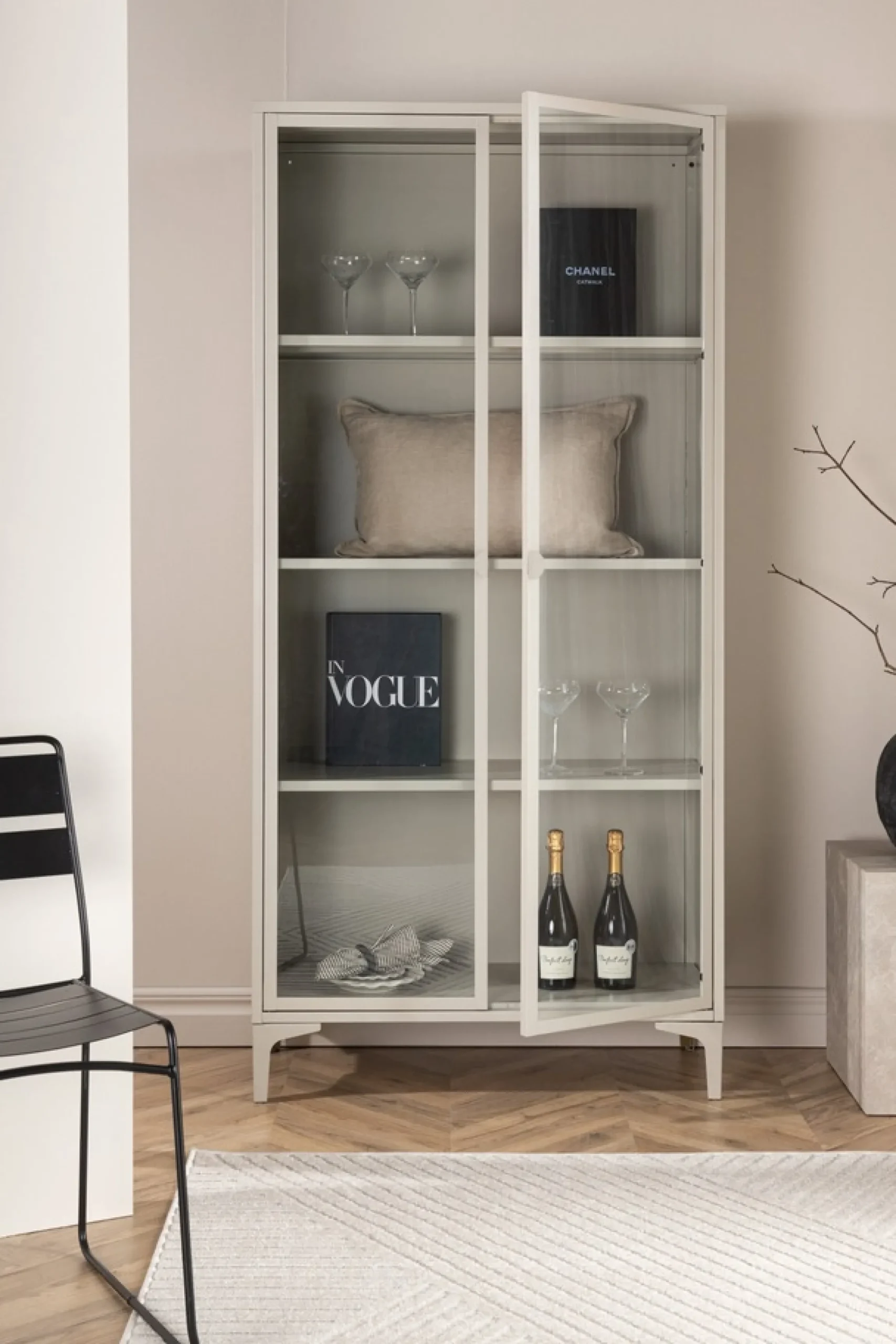 Venture Home Vitrine »Piring, hoher Stauraumschrank, 2 Türen, Höhe 190 cm« Hochschrank, Pulverbeschichtung, Glastüren, hoch, anspruchsvoll