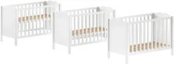 Vipack Babybett »Amori 60/120 mit verstellbarem Lattenrost, sehr stabil gebaut« mit geschwungenem Kopfteil und Herz Ornament, weiß lackiert