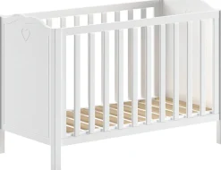 Vipack Babybett »Amori 60/120 mit verstellbarem Lattenrost, sehr stabil gebaut« mit geschwungenem Kopfteil und Herz Ornament, weiß lackiert