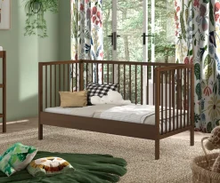 Vipack Babybett »DINO, ideal für Ihr Kinderzimmer, Made in Europe, Buche massiv« 70/140cm, 3-fach höhenverstellbar, umbaubar, Buche Nussbaumfarbig