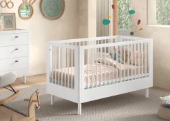 Vipack Babybett »Forrest, aus massiver Buche weiß lackiert, zeitloses Design« 3-fach höhenverstellbarer Lattenrost, sehr stabil gebaut