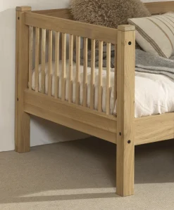 Vipack Daybett »Forrest 90/200 aus massiver Eiche, Oberfläche geölt, stabil gebaut« B/H/T ca. 207,5x68x97,5cm, inkl. Massivholz Rolllattenrost,mit Sprossenumrandung, Rausfallschutz vorne, ohne o. mit Bettschublade