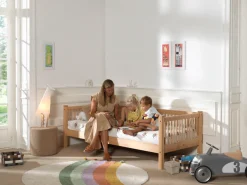 Vipack Daybett »Forrest mit Sprossenumrandung Ideal als Einzel- oder Gästebett« Liegefläche 90/200 cm, inkl. Rolllattenrost, Pfostenstärke55x55 mm,stabil und hochwertig gebaut, massiv Buche natur lackiert