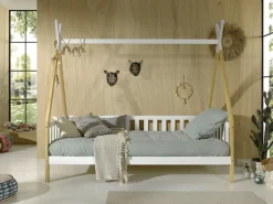 Vipack Kinderbett »Tipi, mit Querstange in Zelt-Optik, Kiefer massiv« B/H/T ca. 206x185,1x96cm, seitliche Sprossenumrandung,inklusive Rolllattenrost und wahlweise mit Bettschublade