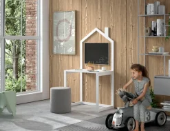 Vipack Kinderschreibtisch »Dallas, Ausführung Kiefer massiv, stabil gebaut« B/H/T ca. 100x150,6x50cm, seitlich und nach hinten offen,mit Haus-Optik, große Arbeitsfläche, ideal für kleine Räume, 2 Farben