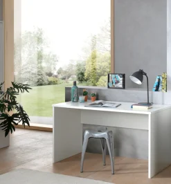 Vipack Kinderschreibtisch »London mit pflegeleichter Melamin Oberfläche, stabil gebaut« B/H/T ca. 140x75x65cm, wahlweise 2 Farben,Jugendschreibtisch, Schreibtisch, mit Melamin-Oberfläche, schlicht