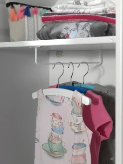 Vipack Kleiderschrank »Set Casami Bruges in trendigem Design, 1 Regal u. 1 Kleiderschrank« Schranktür in verschiedenen Farben und Fensteranordnungen, 2 Stk. tlg. variable Typenanordnung, Kleiderschrank mit Böden und Kleiderstange