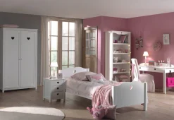 Vipack Schreibtisch »Amori, mit nostalgischer Herz-Optik, 2 Schubladen« B/H/T ca. 130x70/84x60cm, weiß lackiert mit Herz-Ausschnitten,große Schreibplatte, darunter 2 Schubladen für Schreibutensilien