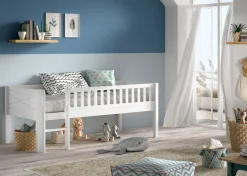 Vipack Spielbett »Scott mit niedriger Einstiegshöhe, inkl. Leiter und Rolllattenrost« in Kiefer massiv, weiß 90x200 cm, wahlweise ohne und mit Rollboxen