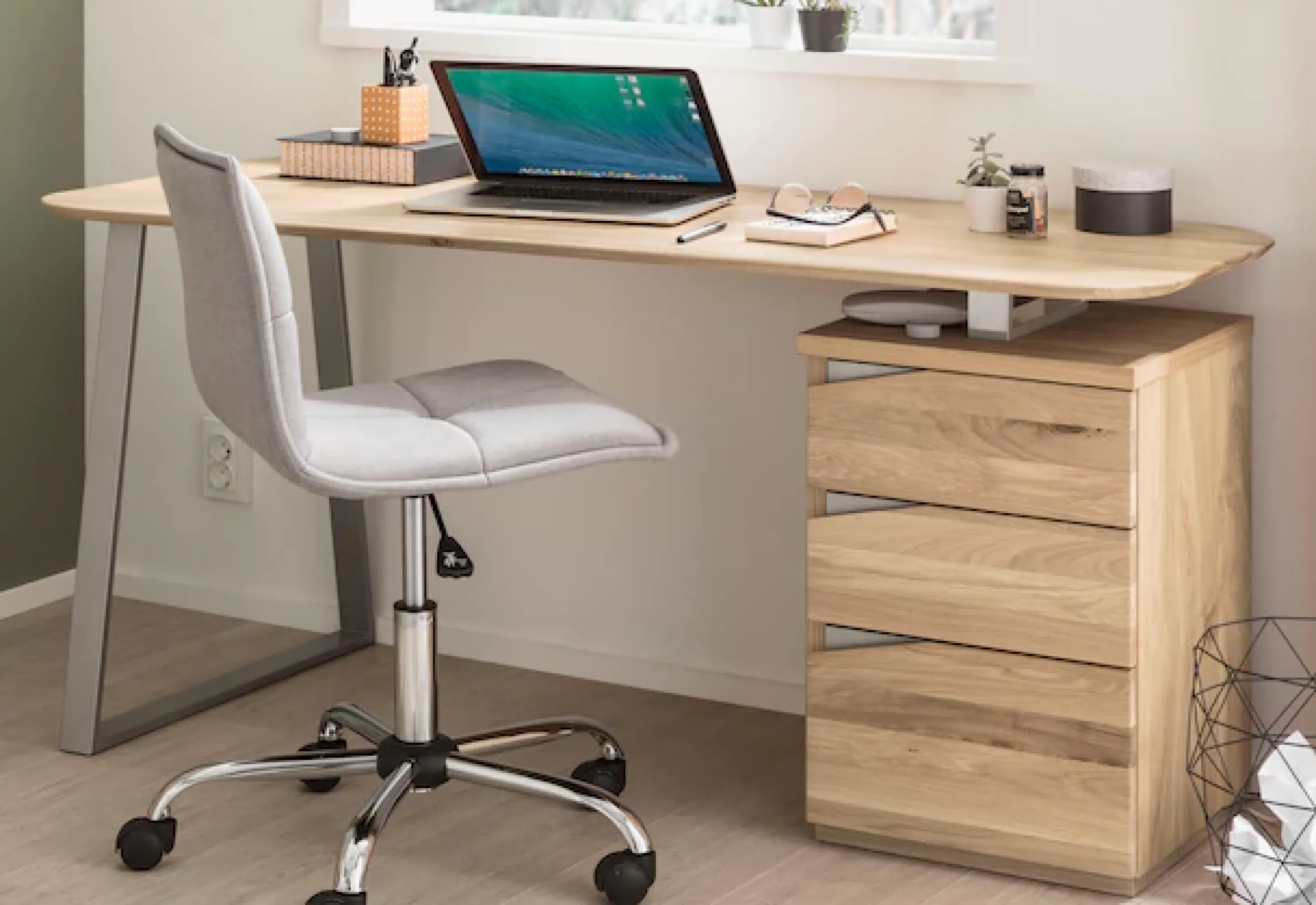 VOGL Möbelfabrik Schreibtisch »Erik« mit Schweizer Kante, teilmassiv, Breite 150 cm, Made in Germany
