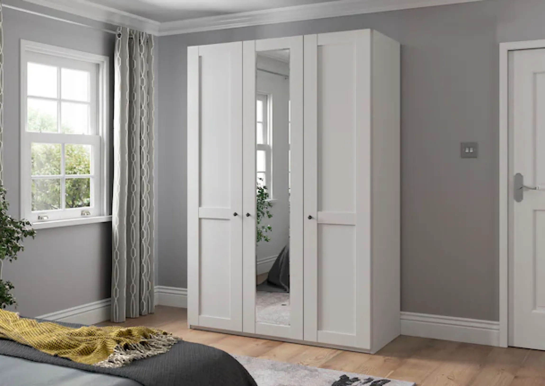 WIEMANN Kleiderschrank »Göteborg, mit 95° Öffnungswinkel, Made in Germany« inkl. Spiegel und Türendämpfung, moderner Landhausstil