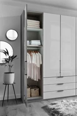 WIEMANN Kleiderschrank »Monaco« mit Glasfront sowie hochwertige Beschläge inkl. Dämpfung