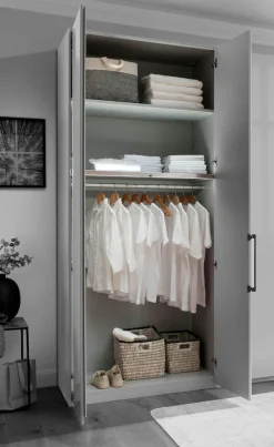 WIEMANN Kleiderschrank »Monaco, Made in Germany, edle Glasfront, in verschiedenen Farben,« hochwertige Beschlägen inkl. Dämpfung