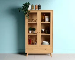 Woodman Glasvitrine »Kensal« im schlichten skandinavischen Design, Holzfurnier aus Eiche, FSC®