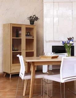 Woodman Glasvitrine »Kensal« im schlichten skandinavischen Design, Holzfurnier aus Eiche, FSC®