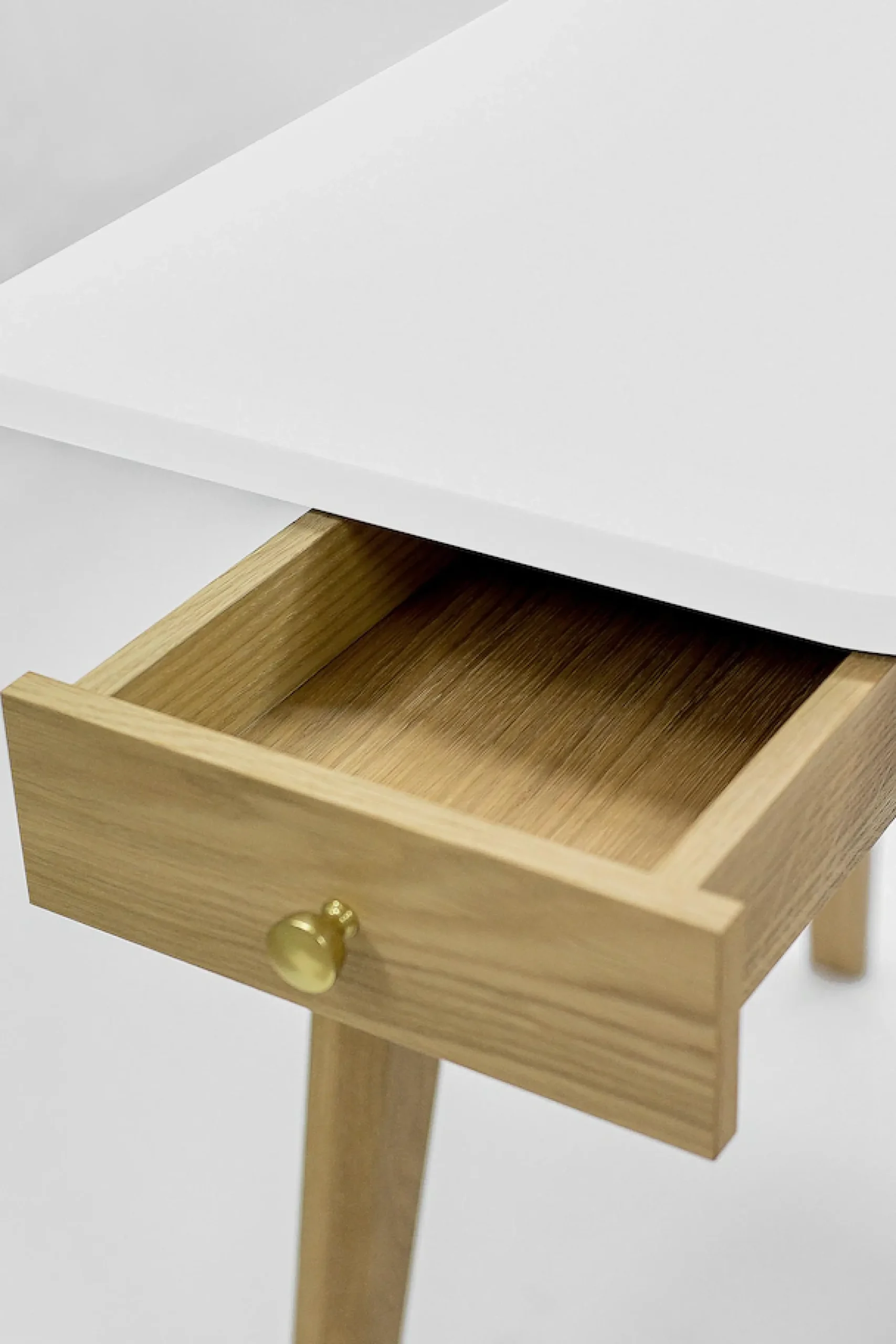 Woodman Schreibtisch »Nice« B/T/H: 140/70/75 cm,im skandinavian Design, Tischbeine aus massiver Eiche, FSC®