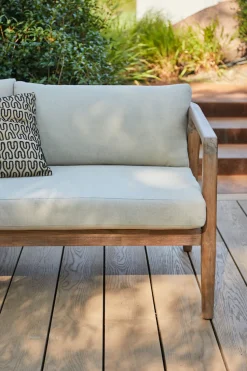 WOOOD Ecksofa »Biam Akazienholz mit Kissen und Eckaufbau H 67 x B 227 x T 227 cm« Tragkraft 500 kg, natürliche Holzöle für Wasserabweisung, pfleigleicht