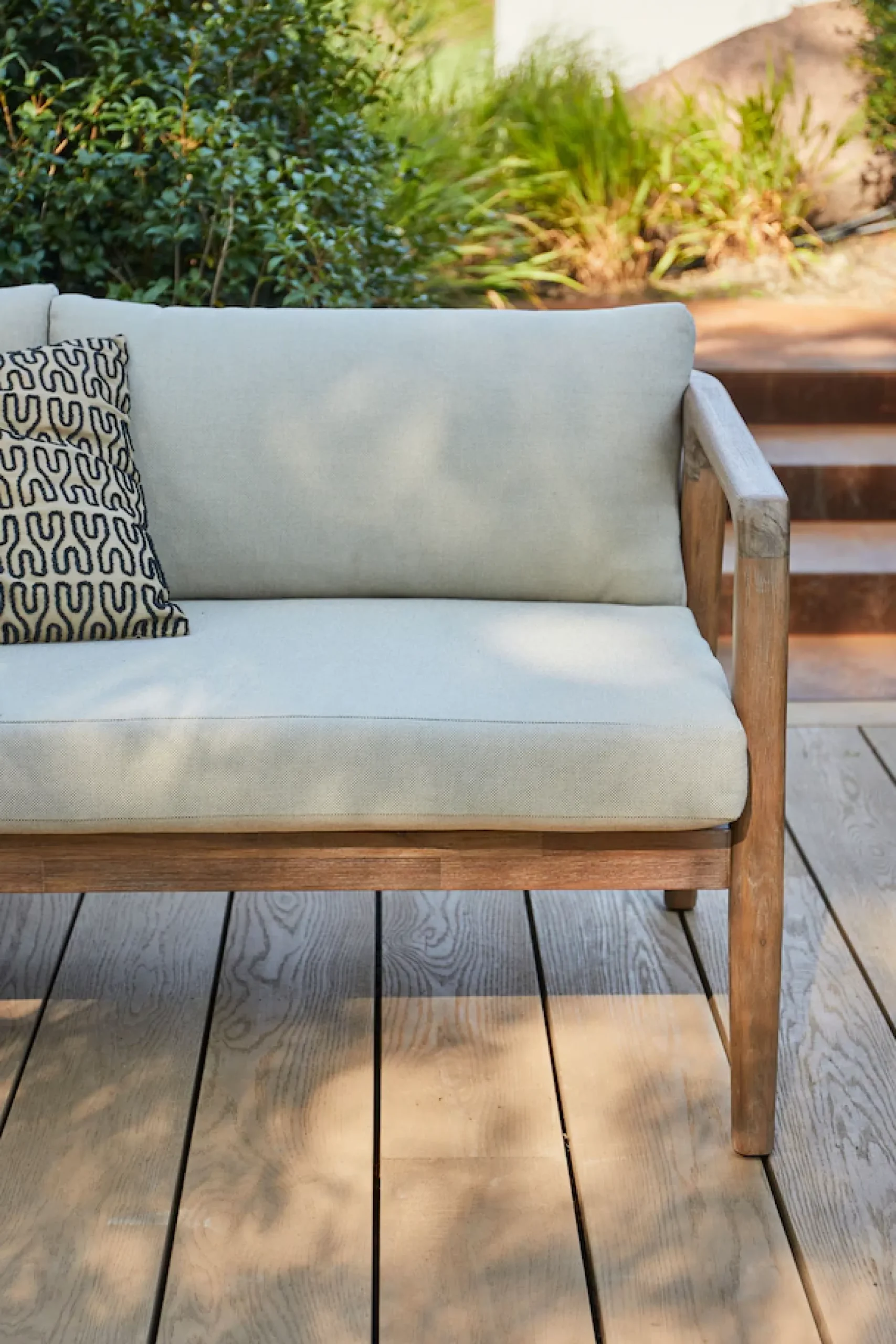 WOOOD Ecksofa »Biam Akazienholz mit Kissen und Eckaufbau H 67 x B 227 x T 227 cm« Tragkraft 500 kg, natürliche Holzöle für Wasserabweisung, pfleigleicht