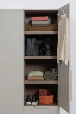 WOOOD Garderobenschrank »Rens Nussbaumdekor lackiert mitRollführung und sichtbare Maserung« H 210 x B 55 x T 58 cm, Wandbefestigung empfohlen, Kombinierbar