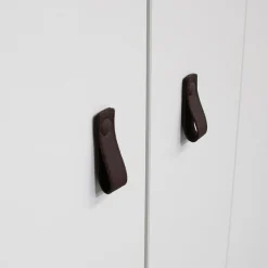 WOOOD Garderobenschrank »Ties FSC®-Kiefernholz gebürstet mit Ledergriffen, H202 x B111 x T55 cm« V-Nuten-Türen, Tragkraft 10 kg pro Einlegeboden, Melamininterieur