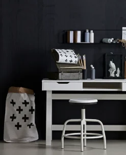 WOOOD Schreibtisch »Nikki aus Kiefernholz lackiert, zwei Schubladen 140x62x75 cm« Schubladen mit Metallführung, offenes Mittelfach, gebürstet Oberfläche