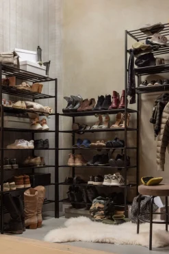WOOOD Schuhregal »Ferro mit pulverbeschichtetem Eisen stapelbar« Tragkraft 15 kg pro Einlegeboden, Pfleiglicht, einfach zu montieren
