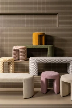 WOOOD Sitzhocker »Charlie kompakte Form, vollständig gepolstertes B 45 x T 45 x H 47 cm« Sehr hohe Verschleißfestigkeit, Tragkraft 100 kg, mittlere Sitzhöhe
