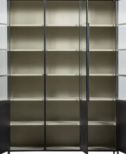 WOOOD Vitrine »Exhibit Metall pulverbeschichtet mit Glastüren H 200 x B 140 x D 42 cm« Tragkraft 20 kg pro Boden, einfach zu montierbar, pfleigleicht