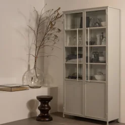 WOOOD Vitrine »EXHIBITSCHRANK METALL B/T/H: 99/44/200 cm« Die Vitrine Exhibit aus mattem Metall bietet 5 robuste Einlegeböden.